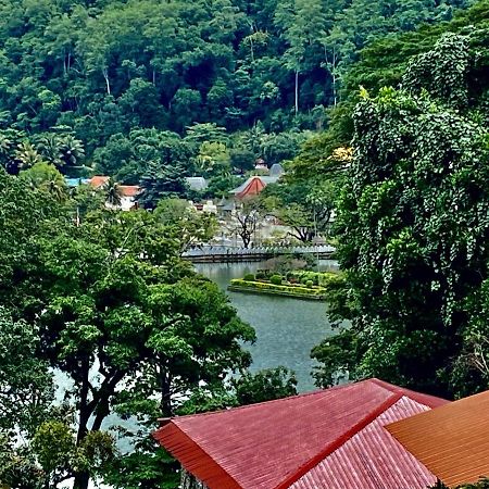 Sesatha Lake Kandy Luaran gambar